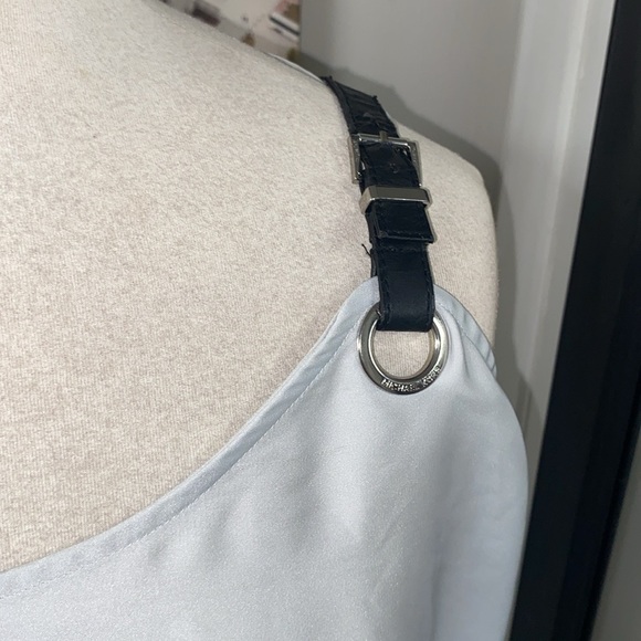 MICHAEL KORS SILKY BLOUSE OFF THE SHOULDER LEATHER adj.STRAPS ROUCHING SLEEVES - Picture 7 of 12